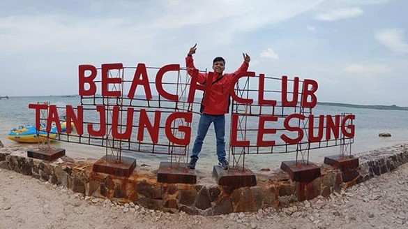 1. Menikmati Keindahan dengan Bersantai, 2. Berburu Sunrise dan Sunset, 3. Berjalan Menyusuri Dermaga, 4. Memancing di Dermaga, 5. Snorkeling, 6. Menikmati Serunya Wahana Watersport, 7. Menyaksikan Pertunjukan Seni Khas Daerah Banten, 8. Menikmati Kuliner Khas Banten