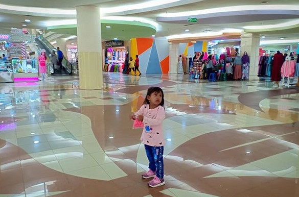 1. Semua Tersedia di Revo Town Mall Bekasi, 2. Pusat Kuliner Revo Town Mall Bekasi, 3. Bermain Salju di dalam Mall, 4. Menonton Bioskop Seru, 5. Mendirikan Bisnis di Revo Town Mall Bekasi, 6. Klinik Dokter Gigi di dalam Mall, 7. Bermain Gokart di Rooftop, 8. Fitness Area di dalam Mall