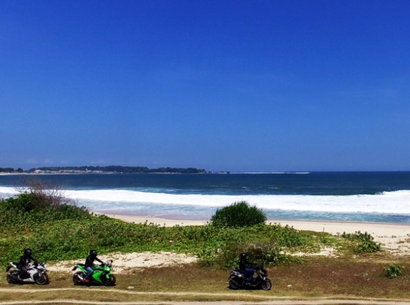 1. Cipatujah, 2. Sindangkerta, 3. Pamayangsari, 4. Karangtawulan, 5. Bubujung, 6. Karapyak Pasir Putih, 7. Madosari, 8. Batu Karas, 9. Santolo, 10. Tanjungkerta