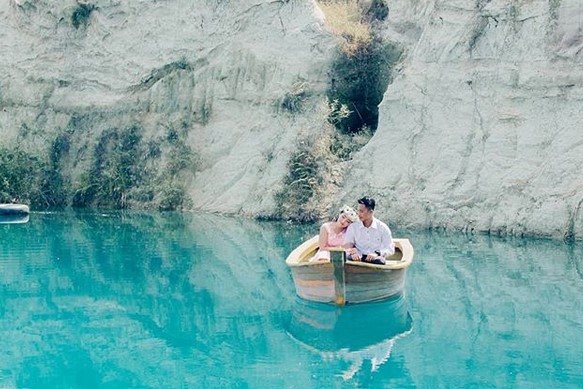 1. Seperti Sebuah Candu, 2. Bekas Galian, 3. Mudah di Tempuh Dengan Transportasi Umum, 4. Sudut Spot yang Fotogenic, 5. Warna Airnya Berubah, 6. Bisa Berkeliling Danau, 7. Fasilitas yang Lengkap