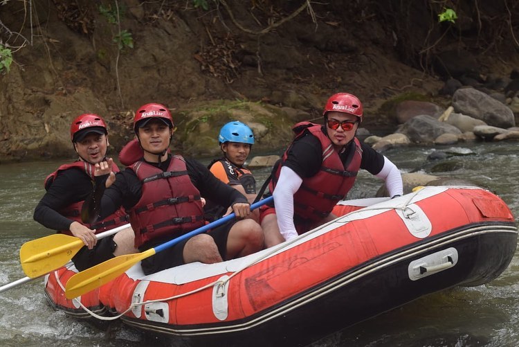 Sungai Citarik, Bisa Untuk Pemula , Lokasi Kejuaraan Dunia , Cara Menuju Lokasi, Harga Paket 1 Hari , Paket 2 Hari 1 Malam , Promo Rafting dan Paintball , Paket Murah Group, Paket Gathering , Lama Waktu Sesuai Jarak, Lokasi Lain 