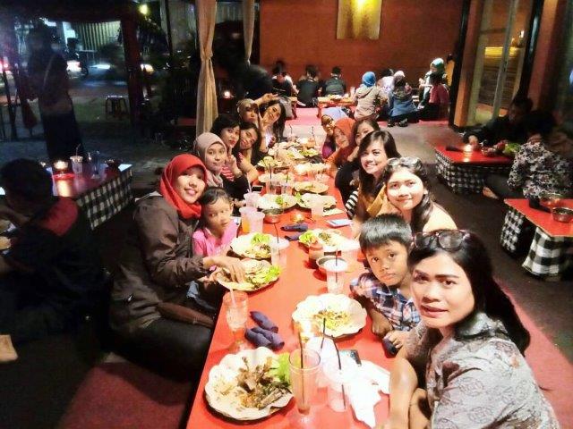 1. Haagen Dazs, 2. Lesehan Mencong, 3. Restaurant Ibu Hj. Kokom, 4. Raja Kepiting, 5. Kongkow Dimsun &amp; Resto, 6. Kushiya Monogatari, 7. Steak 21, 8. Mujigae, 9. Gubug Makan Mang Engking, 10. Vegetus Vegetarian, 11. Pondok Lauk Tangerang, 12. Bale Nyoenya, 13. Bali Qui, 14. The Flavor Bliss Alam Sutera, 15. Pasar Modern BSD City, 16. Es Duren Kepo, 17. Bakso Lesus, 18. Tongseng Pak Dadi, 19. Laksa Khas Tangerang, 20. Sate Bebek Khas Banten