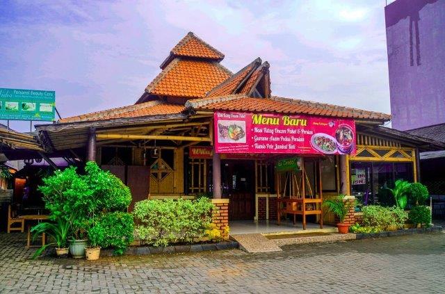 1. Talaga Sampireun, 2. Soto Betawi Mpok Nur, 3. Warung Kemuning, 4. IND.USTRIE, 5. The Factory Studio Cafe, 6. The Bulgogi, 7. Sushi Tei, 8. Bamboo Dimsum, 9. RASANE Seafood &amp; Ikan Bakar, 10. Lot 9, 11. Kopi Manyar, 12. Burgreens, 13. Rice Bowl, 14. Mang Kabayan, 15. Pecel Pincuk Godong Ijo