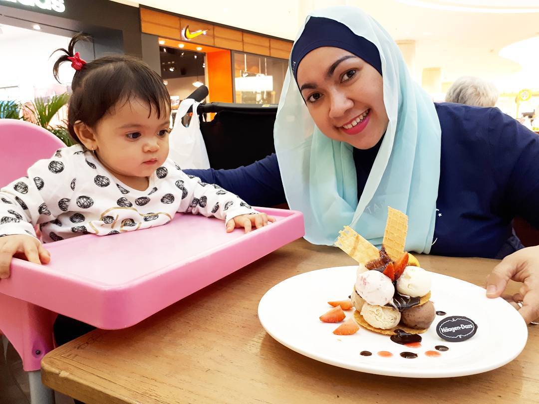 1. Haagen Dazs, 2. Lesehan Mencong, 3. Restaurant Ibu Hj. Kokom, 4. Raja Kepiting, 5. Kongkow Dimsun &amp; Resto, 6. Kushiya Monogatari, 7. Steak 21, 8. Mujigae, 9. Gubug Makan Mang Engking, 10. Vegetus Vegetarian, 11. Pondok Lauk Tangerang, 12. Bale Nyoenya, 13. Bali Qui, 14. The Flavor Bliss Alam Sutera, 15. Pasar Modern BSD City, 16. Es Duren Kepo, 17. Bakso Lesus, 18. Tongseng Pak Dadi, 19. Laksa Khas Tangerang, 20. Sate Bebek Khas Banten