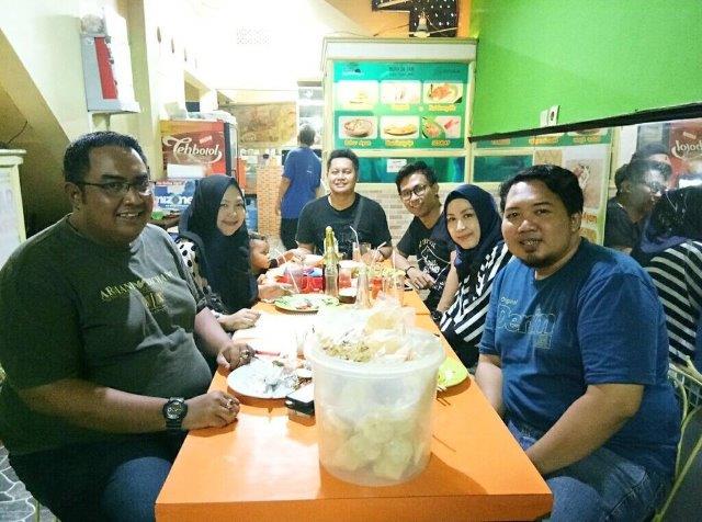 1. MDL (Madame Lily), 2. Bubur Ayam Sukabumi, 3. Smarapura Resto, 4. Sushi-Ya, 5. Nasi Goreng Mafia, 6. Bebek Kaleyo, 7. Ayam Kremes Kraton, 8. Kavarna Grill &amp; Coffee, 9. Tebet Indraya Square, 10. Seigo Dakgalbi, 11. Umaku Sushi Resto, 12. Kopikina, 13. Martabak Factory, 14. Taco Cantina, 15. Ground Up Delicatessen