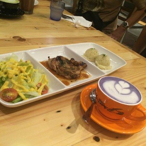 1. Klapa Manis , 2. Salt Sunda & Seafood, 3. Tomodachi Steak & Seafood , 4. Lambada Cafe, 5. Garasi Cafe, 6. My Story Cafe, Bistro & Social House