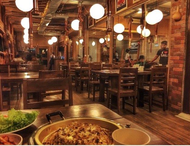 1. Talaga Sampireun, 2. Soto Betawi Mpok Nur, 3. Warung Kemuning, 4. IND.USTRIE, 5. The Factory Studio Cafe, 6. The Bulgogi, 7. Sushi Tei, 8. Bamboo Dimsum, 9. RASANE Seafood &amp; Ikan Bakar, 10. Lot 9, 11. Kopi Manyar, 12. Burgreens, 13. Rice Bowl, 14. Mang Kabayan, 15. Pecel Pincuk Godong Ijo
