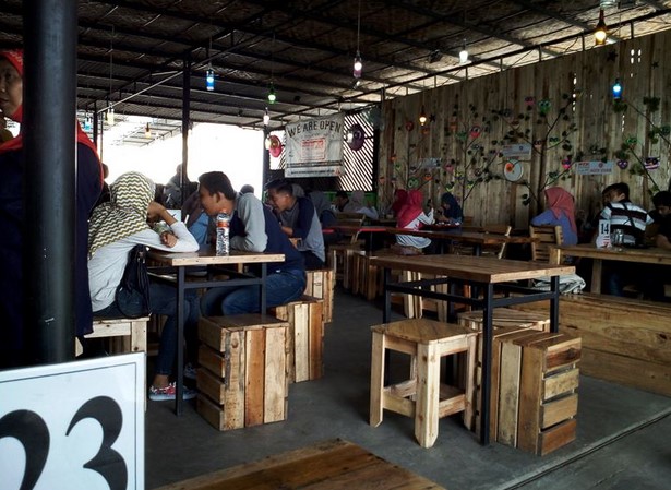 1. Loja De Cafe, 2. Waroenk Ora Umum, 3. #Wkwk Food & Drink, 4. Shushu Milkshake, 5. Waroeng Kenthir, 6. Warunk Upnormal