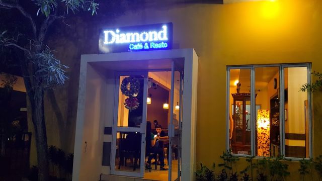 1. Sky 8 Rooftop, 2. De Patros Cafe, 3. Cabuci (Cafe Bukit Cinta), 4. De Bottle, 5. Piccola Stella D’Almanna, 6. Diamond Cafe & Resto
