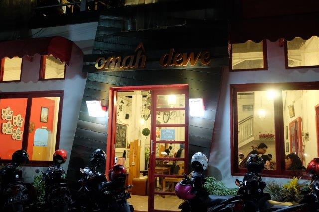 1. Qen-di Garden, 2. Eat Rock Cafe, 3. MM Sidoarjo, 4. Pazkul Cafe, 5. Dock To Dock, 6. Omah Dewe Cafe