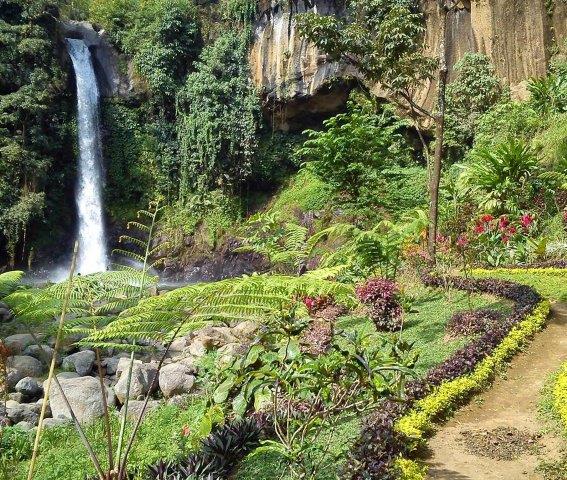 1. Coban Nirwana, 2. Coban Pelangi, 3. Coban Rondo, 4. Coban Rais, 5. Coban Kethak, 6. Coban Gintung, 7. Sumber Pitu, 8. Tumpak Sewu, 9. Banyu Anjlok, 10. Coban Jahe