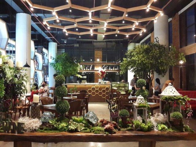 1. Chakra Venue & Lounge, 2. Patisserie & Cafe Del’Imno , 3. Porto Bistreau, 4. Kayu Kayu Restaurant, 5. The Spoke Bistro, 6. Oranje Juicery