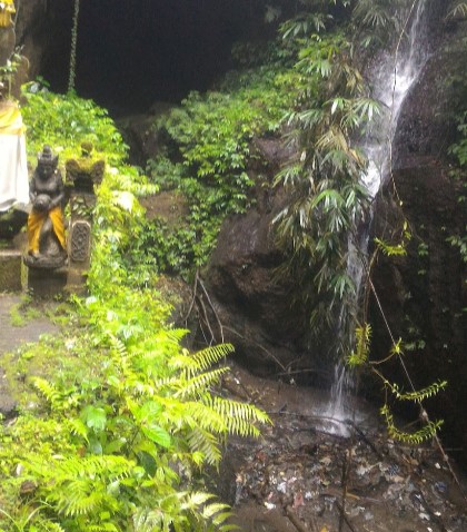 1. Tegenungan Waterfall, 2. Kanto Lampo, 3. Goa Rang Reng Waterfall, 4. Petanu, 5. Manuaba waterfall, 6. Gitgit Waterfall, 7. Aling-Aling waterfall, 8. Apit Aungan Pejeng, 9. Sumampan, 10. Titi Gong Gang