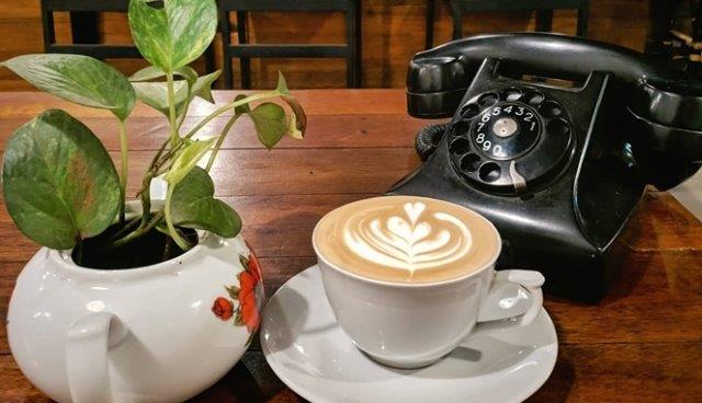 1. Luthier Coffee, 2. Kopi Pulang, 3. Pladjoe Coffee, 4. Ibat Daun Coffee, 5. Kedai Kopi Kapitan, 6. Kopi Oey