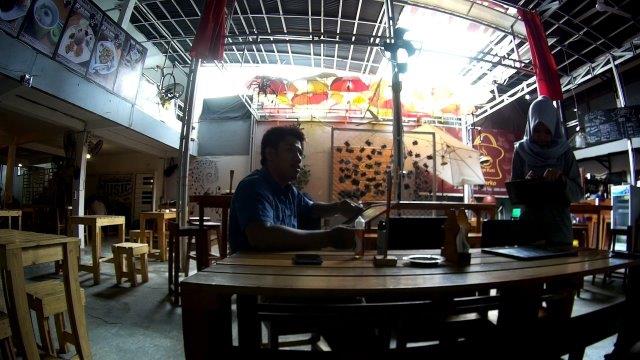 1. Nice Time, 2. Medsos Cafe &amp; Resto, 3. Jail Break Cafe, 4. MP Pavilion, 5. Choco Klik Coffee House, 6. Djagongan Cafe, 7. Kopi Roti D’warko, 8. Headquarter, 9. Bunto’s Cafe, 10. Gyudaq Japanese BBQ