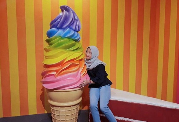 Mengenal Ice Cream World Bali, Spot Foto Seru di Pantai, Spot Foto yang Kekinian, Berbaring di Kolam Penuh Permen M&amp;M, Spot Foto Es Krim Raksasa, Menikmati Es Krim Gelato, Dituduh Plagiat dari Museum of Ice Cream di Amerika, Rute Menuju ke Lokasi
