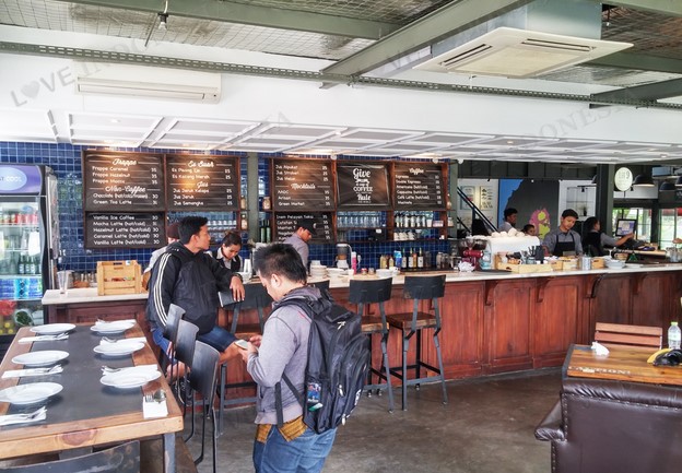 1. Soleil X Coffee Lovers, 2. Kopi Cat Cafe By Groovy, 3. Level Up Cafe, 4. What’s Up Cafe, 5. Lot 9 Cafe &amp; Restaurant, 6. Chadel’s Cafe