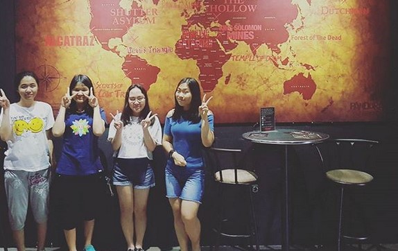 Memecahkan Teka Teki di Pandora Experience Bandung, Cara Bermain Pandora Experience Escape Room, Kisah The Dutchman, Ghost of the Seven Seas, The Howling Catacomb, Amityville: New Orleans Horror, Temple of Doom, Review Pengunjung, Rute Menuju Lokasi