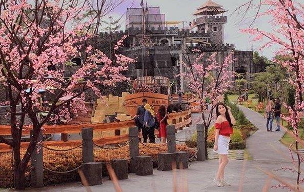 Wisata Seru, Sejarah Singkat, Berburu Spot Foto, Negeri di Atas Awan, Lukisan 3D, Landmark Dunia, Fasilitas Yang Ada, Rute Menuju Lokasi