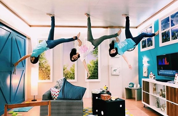 Berfoto Seru di Upside Down World Alam Sutera, Spot Foto Dapur, Bermain Musik di Studio Terbalik, Spot Ruang Angkasa di Kamar Tidur Anak, Ruang Keluarga yang Cozy, Spot Tangga Hijau, Ruang Laundry dengan Mesin Cuci Mini, Review Pengunjung yang telah Mengunjungi Upside Down World Alam Sutera, Fasilitas di Upside Down World Alam Sutera, Rute Menuju ke Lokasi