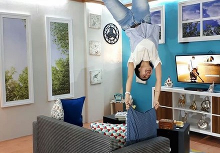 Berfoto Seru di Upside Down World Alam Sutera, Spot Foto Dapur, Bermain Musik di Studio Terbalik, Spot Ruang Angkasa di Kamar Tidur Anak, Ruang Keluarga yang Cozy, Spot Tangga Hijau, Ruang Laundry dengan Mesin Cuci Mini, Review Pengunjung yang telah Mengunjungi Upside Down World Alam Sutera, Fasilitas di Upside Down World Alam Sutera, Rute Menuju ke Lokasi