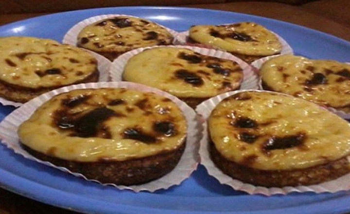 1. Lontong Kupang, 2. Bandeng Asap, 3. Bandeng Presto, 4. Petis, 5. Telur Asin, 6. Kerupuk Udang, 7. Otak-otak Bandeng, 8. Rawon, 9. Kue Lumpur, 10. Wader