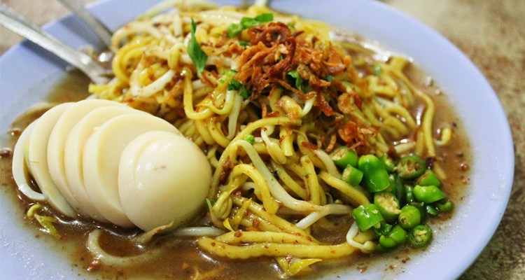 1. Sop Tunjang, 2. Asam Pedas Baung, 3. Gulai Ikan Patin, 4. Sop dan Sate Rusa, 5. Selais Asap, 6. Gong-Gong, 7. Sop Ikan Batam, 8. Mie Lendir, 9. Lakse, 10. Otak-otak