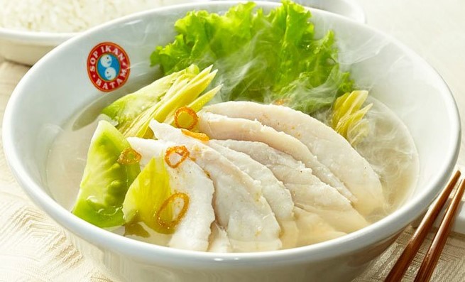 1. Sop Tunjang, 2. Asam Pedas Baung, 3. Gulai Ikan Patin, 4. Sop dan Sate Rusa, 5. Selais Asap, 6. Gong-Gong, 7. Sop Ikan Batam, 8. Mie Lendir, 9. Lakse, 10. Otak-otak