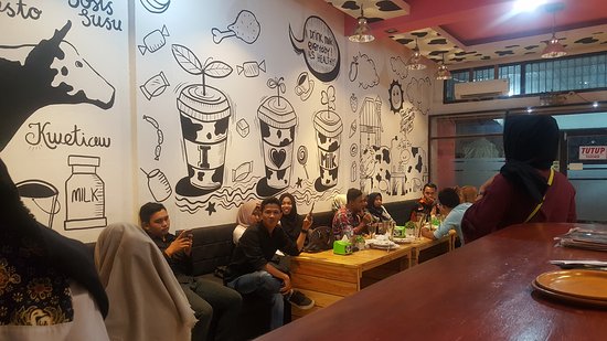 1. Dome Steak, 2. Collega Cafe, 3. Cafe Buzz & Resto, 4. Atmosfer Cafe, 5. Coffee Story, 6. Jabat Tangan Coffee, 7. Moo Nyusu, 8. QZ Comic Cafe, 9. Cafeka , 10. Camp Coffee