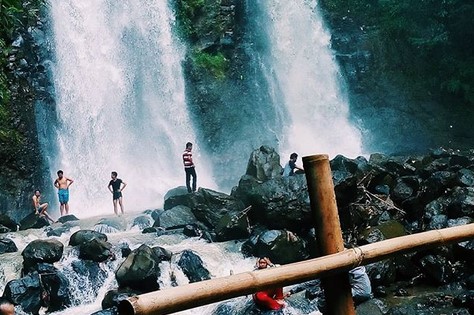 Keindahan Curug Cinulang Sumedang, Mitos dan Asal Usul Curug Cinulang, Uniknya Curug Cinulang yang Diabadikan dalam Lagu, Fasilitas Curug Cinulang, Rute Menuju ke Lokasi