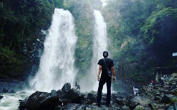 Keindahan Curug Cinulang Sumedang, Mitos dan Asal Usul Curug Cinulang, Uniknya Curug Cinulang yang Diabadikan dalam Lagu, Fasilitas Curug Cinulang, Rute Menuju ke Lokasi