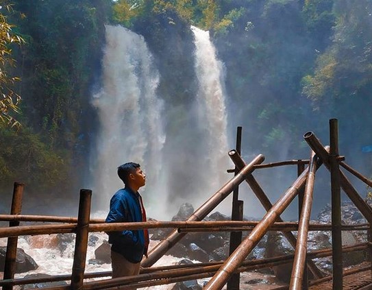 Keindahan Curug Cinulang Sumedang, Mitos dan Asal Usul Curug Cinulang, Uniknya Curug Cinulang yang Diabadikan dalam Lagu, Fasilitas Curug Cinulang, Rute Menuju ke Lokasi