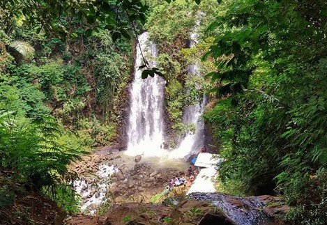 Keindahan Curug Cinulang Sumedang, Mitos dan Asal Usul Curug Cinulang, Uniknya Curug Cinulang yang Diabadikan dalam Lagu, Fasilitas Curug Cinulang, Rute Menuju ke Lokasi