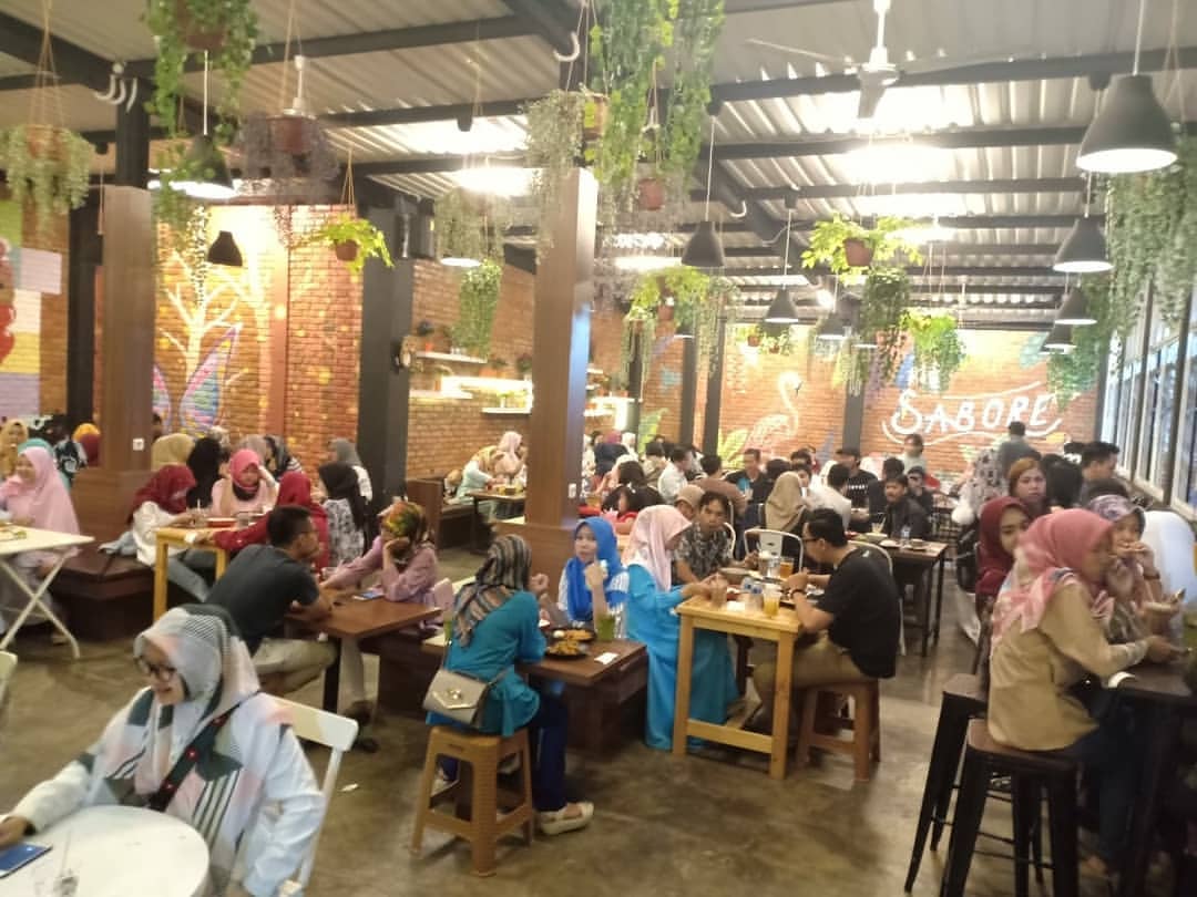 1. Ebood Platinum, 2. Sabore Kitchen, 3. Nicole’s Kitchen & Lounge, 4. Secret Garden, 5. Kilometer95 Coffee, 6. Depdoo, 7. Jay’s Ramen, 8. Ujala Coffee & Roastery, 9. Ladanya Japanesse Food , 10. FS Studio Music Cafe & Library