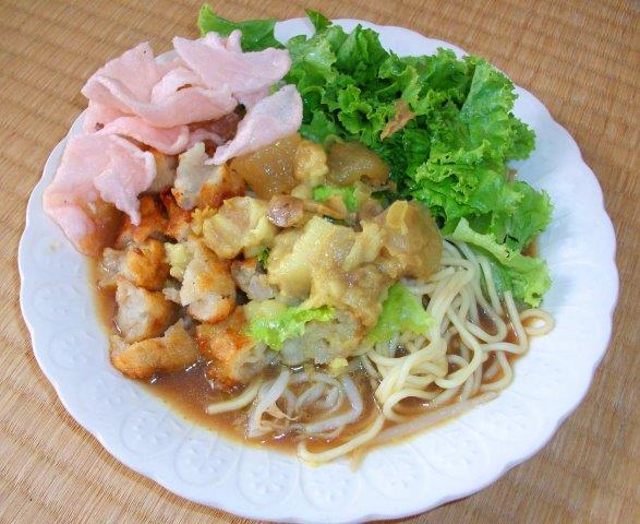 1. Soto Lamongan, 2. Tahu Campur, 3. Nasi Boranan, 4. Wingko Babat, 5. Bandeng Colo, 6. Perkedel, 7. Rawon, 8. Jumbrek, 9. Marning, 10. Ental