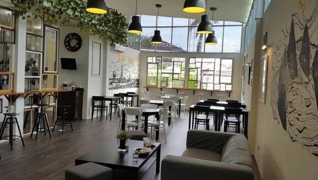 1. Burgushi , 2. Wyl’s Kitchen, 3. Sudutsatu Cafe, 4. Simplicity Brew House, 5. Tantular Cafe, 6. 19th Avenue