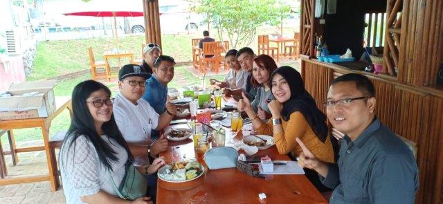 1. Java Sunrise Cafe, 2. Savana Cake, 3. Cafe D’Copiz, 4. New Xena Cafe &amp; Resto, 5. Palm Sugar Cafe, 6. Sweets Dessert, 7. Warung Morinawa, 8. Cafe Dig Dug, 9. Srengenge Wetan, 10. Conato Cafe