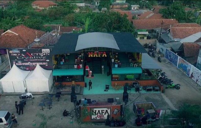 1. Key Kafe, 2. Tokomi Bakery, 3. Kakota Cafe & Resto, 4. Follow Mie Cafe, 5. Nafa Cafe, 6. Kedai UpToDate, 7. Kopi Naon, 8. Kedai Koka, 9. Kedai Sitbul, 10. Selabintana Cafe