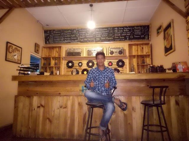 1. Nacha Cafe , 2. Shooter Cafe , 3. Captain Jack Coffee &amp; Food, 4. Solong Ulee Kareng Coffee, 5. Whispers Cafe, 6. Moorden Coffee Shop , 7. De Tambo Coffee House, 8. Le More , 9. Burger Blepot, 10. Erzed Coffee