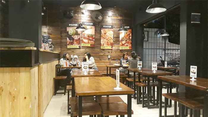 1. D’Savor Roti Bakar, 2. Nasi Goreng Mafia, 3. Masalalu Cafe, 4. Rassca Cafe, 5. Din’s Kopi, 6. Piezo Kopi, 7. Baks Coffee &amp; Kitchen, 8. 2nd Floor, 9. Kultur Jaringan Kopi, 10. Cylimakuta Coffee