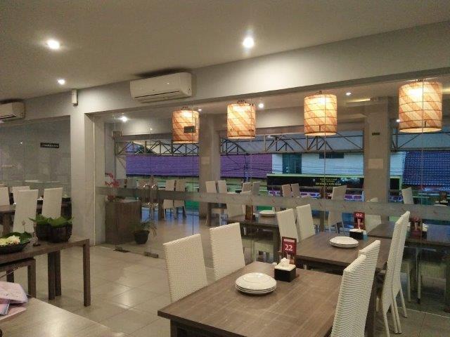 1. Taman Langit Cafe Coffee Shop, 2. Kopi Tiam Oey, 3. Simon &amp; Sons Coffee Bakery, 4. The Clasio Cafe , 5. Koffiekopi, 6. Kofeluv