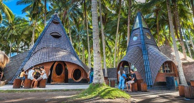 1. Rumah Pohon Karangasem, 2. Ice Cream World, 3. Tegallang Rice Terace, 4. Candi Lempuyangan, 5. Chocolate Factory, 6. Lakeside Cottage, 7. Omah Apik, 8. Noah Villa &amp; Chapel, 9. Mrs Sippy, 10. Air Terjun Aling Aling