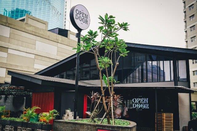 1. Onni House, 2. Ninotckha , 3. Open Door, 4. Cafe Strawberry, 5. What’s Up Cafe , 6. Tuttonero Coffee & Eatery, 7. Dinobites Cafe , 8. Bottlenose , 9. Green Corner, 10. Wetsport Coffee House