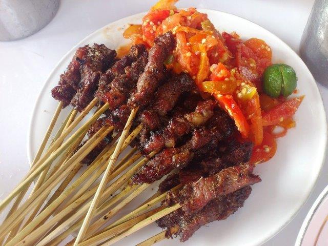 2. Pesmol Kembung, 3. Sate Meranggi, 4. Tauco Cianjur, 5. Roti Popon, 6. Roti Manis Tan Keng Cu, 7. Mie Ayam Mang Memed, 8. Laksa, 9. Asinan &amp; Manisan Buah, 10. Bubur Cianjur