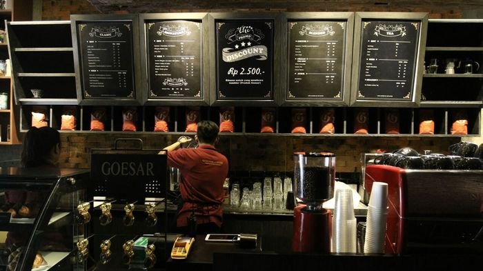 1. Let Coffee, 2. Volks Kaffee, 3. Kotara Kedai Kopi Nusantara, 4. Undertwenty Coffee Co, 5. Goesar Coffee &amp; Resto, 6. Damn Coffee , 7. Bartangi Coffee Steady, 8. Ottnic Coffee House, 9. Coffeezone, 10. Kaliang Coffee
