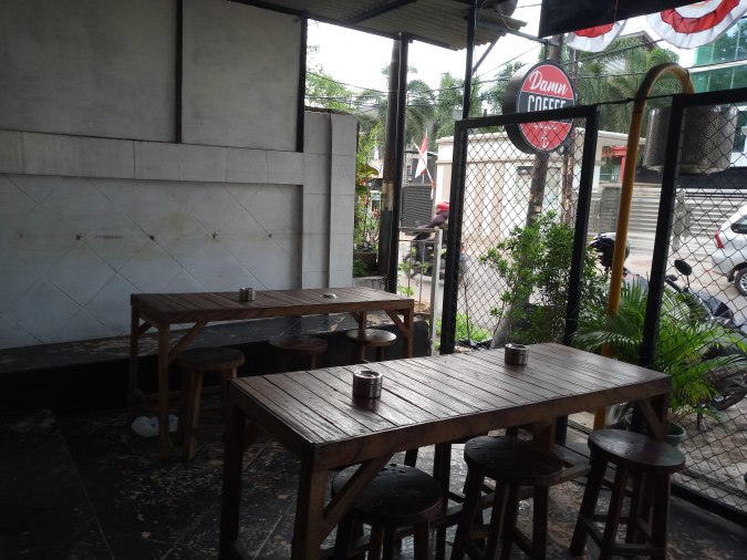 1. Let Coffee, 2. Volks Kaffee, 3. Kotara Kedai Kopi Nusantara, 4. Undertwenty Coffee Co, 5. Goesar Coffee &amp; Resto, 6. Damn Coffee , 7. Bartangi Coffee Steady, 8. Ottnic Coffee House, 9. Coffeezone, 10. Kaliang Coffee
