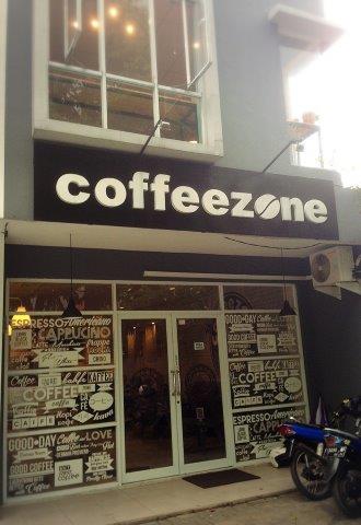 1. Let Coffee, 2. Volks Kaffee, 3. Kotara Kedai Kopi Nusantara, 4. Undertwenty Coffee Co, 5. Goesar Coffee &amp; Resto, 6. Damn Coffee , 7. Bartangi Coffee Steady, 8. Ottnic Coffee House, 9. Coffeezone, 10. Kaliang Coffee