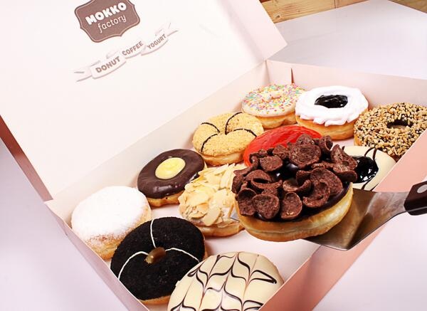 1. Corakna, 2. Cafe Tipis Tipis, 3. Vanila Bean Cafe, 4. Mokko Factory Donut & Coffee, 5. Cafe Tega’ Lurus, 6. Dira Cafe & Pool, 7. Warung Karokoen, 8. DoCafe , 9. Foodgasm Bistro, 10. Club Roppang