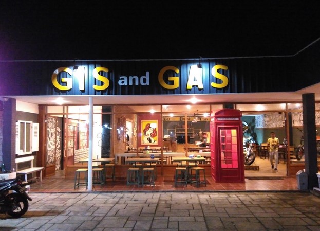 1. Gis &amp; Gas Cafe, 2. Three B Cafe , 3. Dragon Cafe, 4. LaForest Cafe, 5. Osing Deles Cafe &amp; Resto, 6. Arbelle Studio Cafe