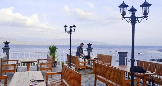 1. Gis &amp; Gas Cafe, 2. Three B Cafe , 3. Dragon Cafe, 4. LaForest Cafe, 5. Osing Deles Cafe &amp; Resto, 6. Arbelle Studio Cafe